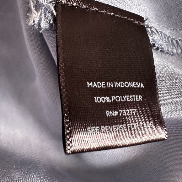 Women's Simply Vera Wang Shirred Neck Blouse. Blue Tie Dye. Button. Soft. Sz: S - Picture 6 of 15